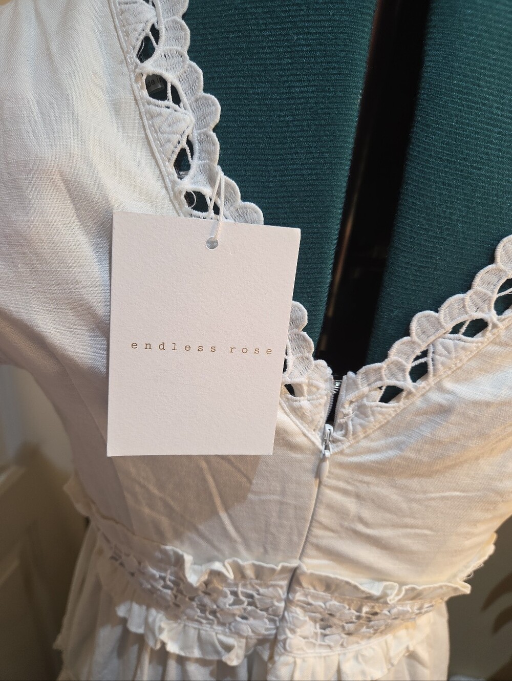 Nwt Medium Endelss Sumer Sleeveless White Lace-Trim V-Neck Maxi Dress $230 - Picture 5 of 16